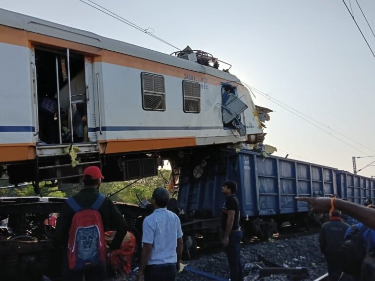 Railway Mishap: Korba Passenger Train and Goods Train Collide on Bilaspur–Howrah Route