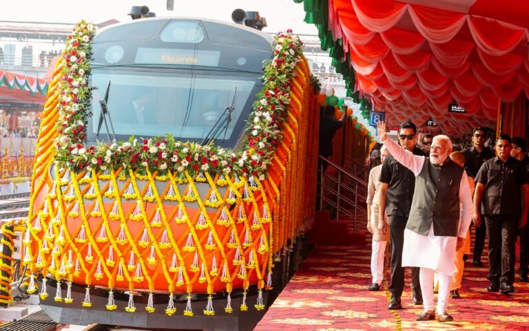 PM Modi Flags Off 4 New Vande Bharat Express Trains