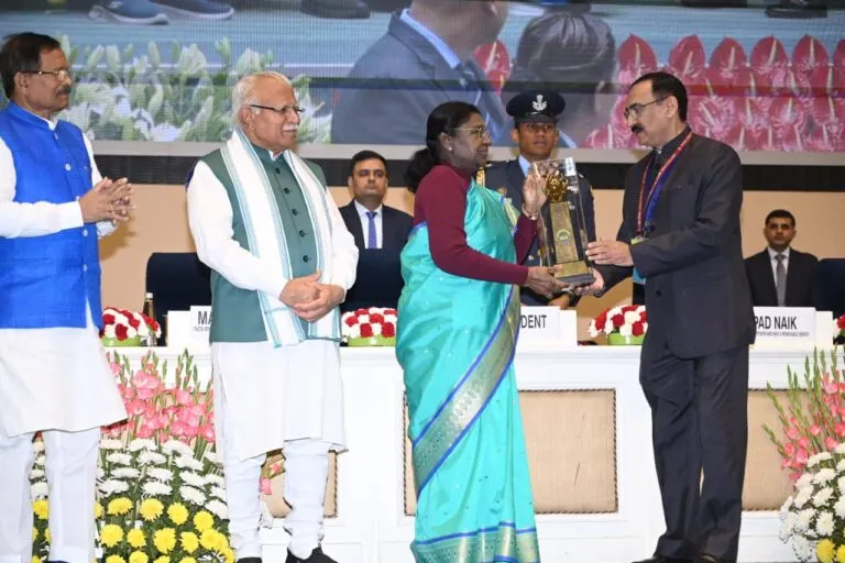 DMRC’s East Vinod Nagar Metro Station Honoured at National Energy Conservation Awards 2025 DMRC’s East Vinod Nagar Metro Station Honoured at National Energy Conservation Awards 2025