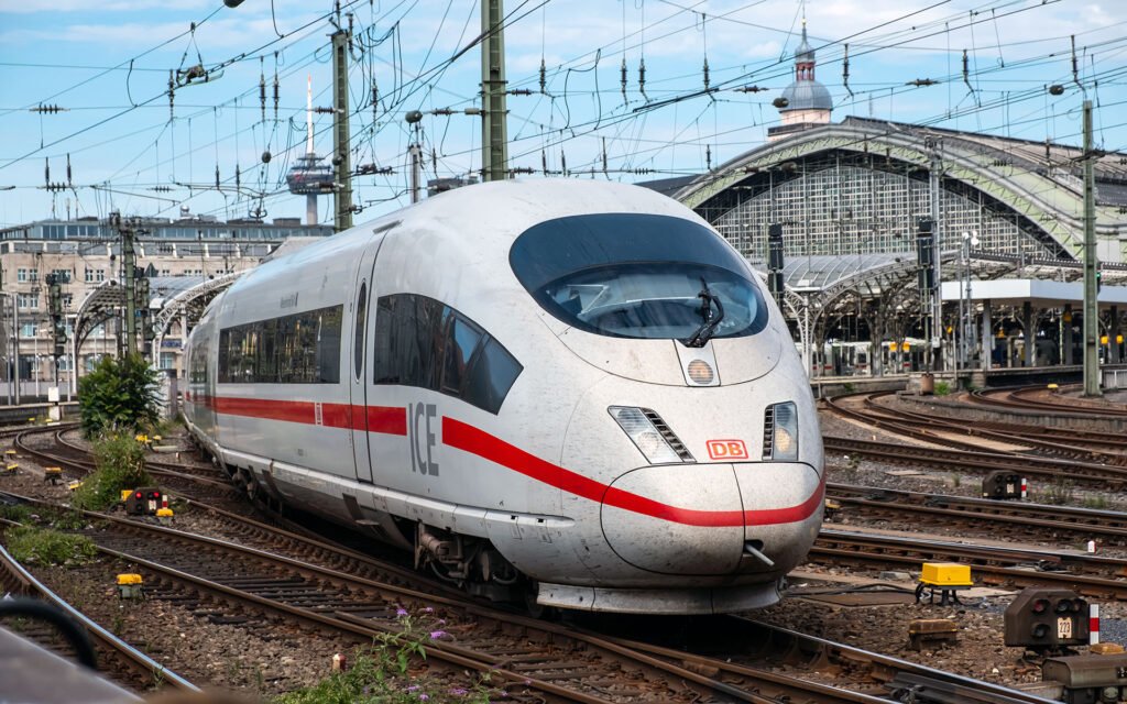 Predictive Analytics in Railways: Driving Operational Excellence 4 db ice cologne