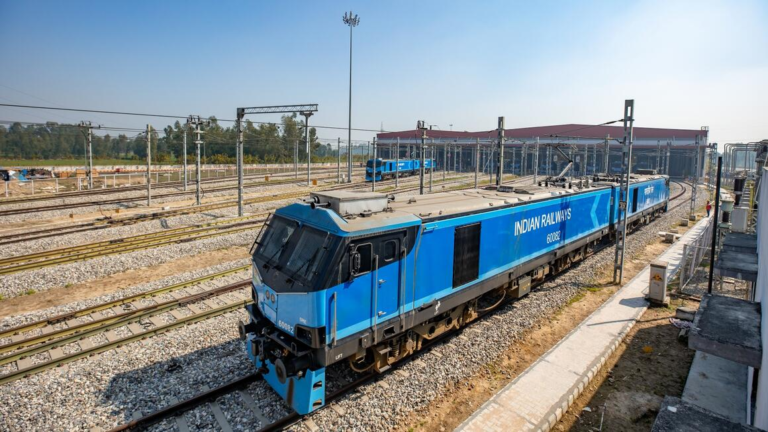 Alstom Bags 5-Year Maintenance Contract for WAG-12B Electric Locomotives 