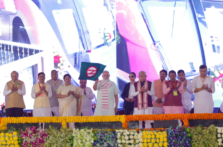 PM Modi Inaugurates Pink and Magenta Line Extensions of Delhi Metro Phase 4